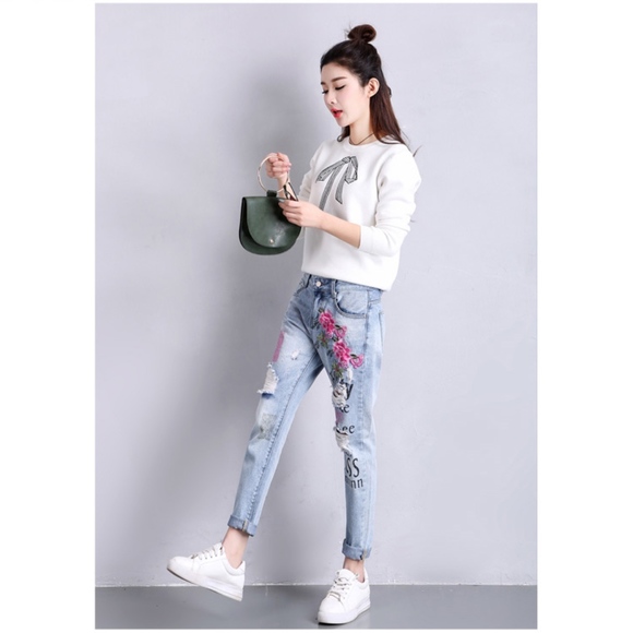 womens jeans with flower embroidery - Picture 8 of 8